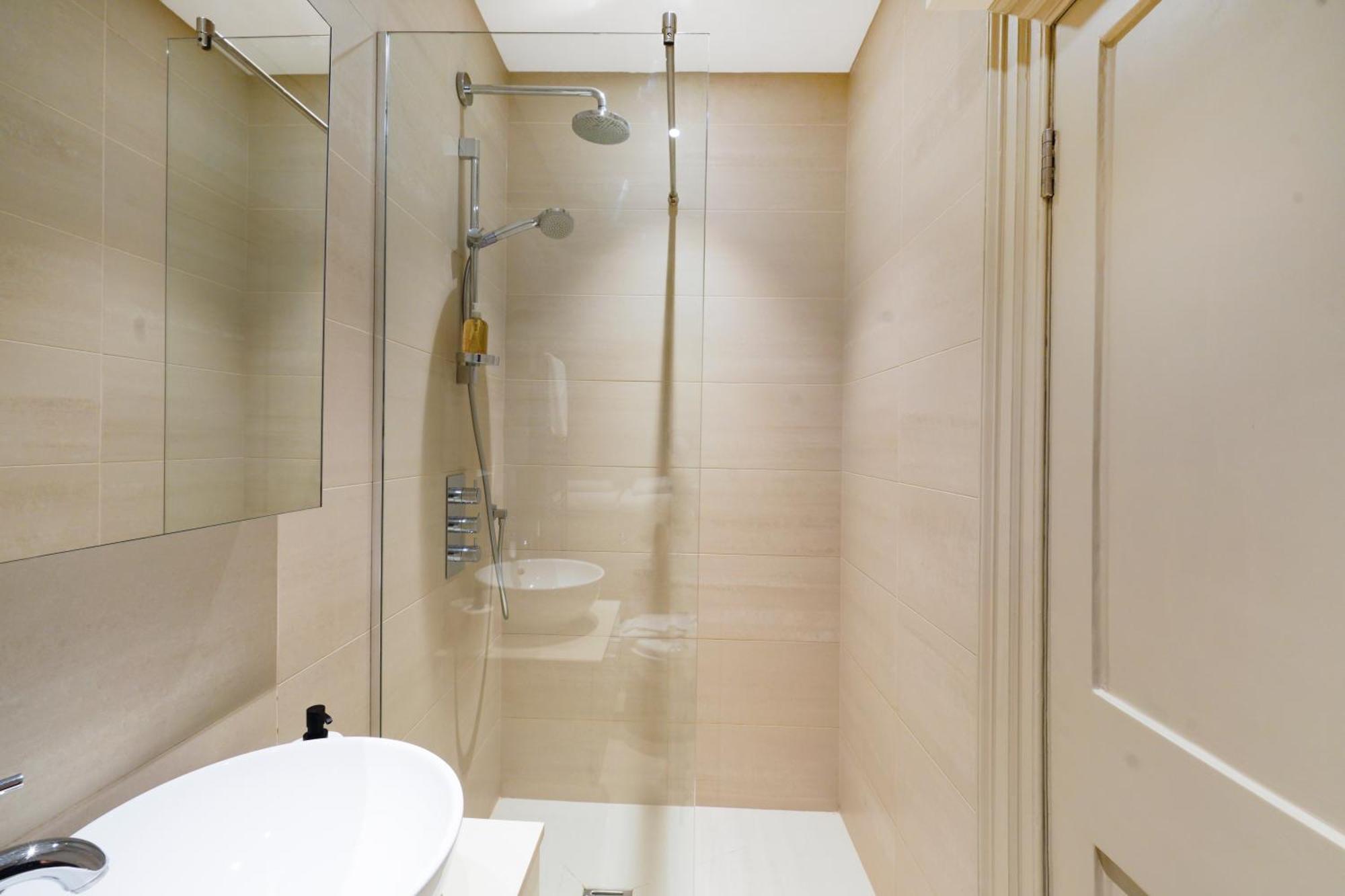 Spacious And Modern 4 Beds Home In Kensington London Bagian luar foto