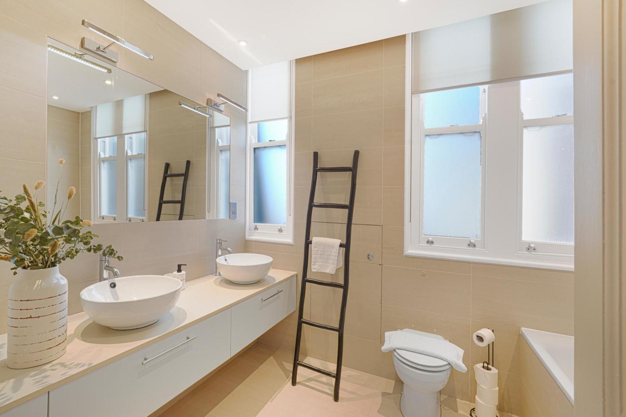Spacious And Modern 4 Beds Home In Kensington London Bagian luar foto