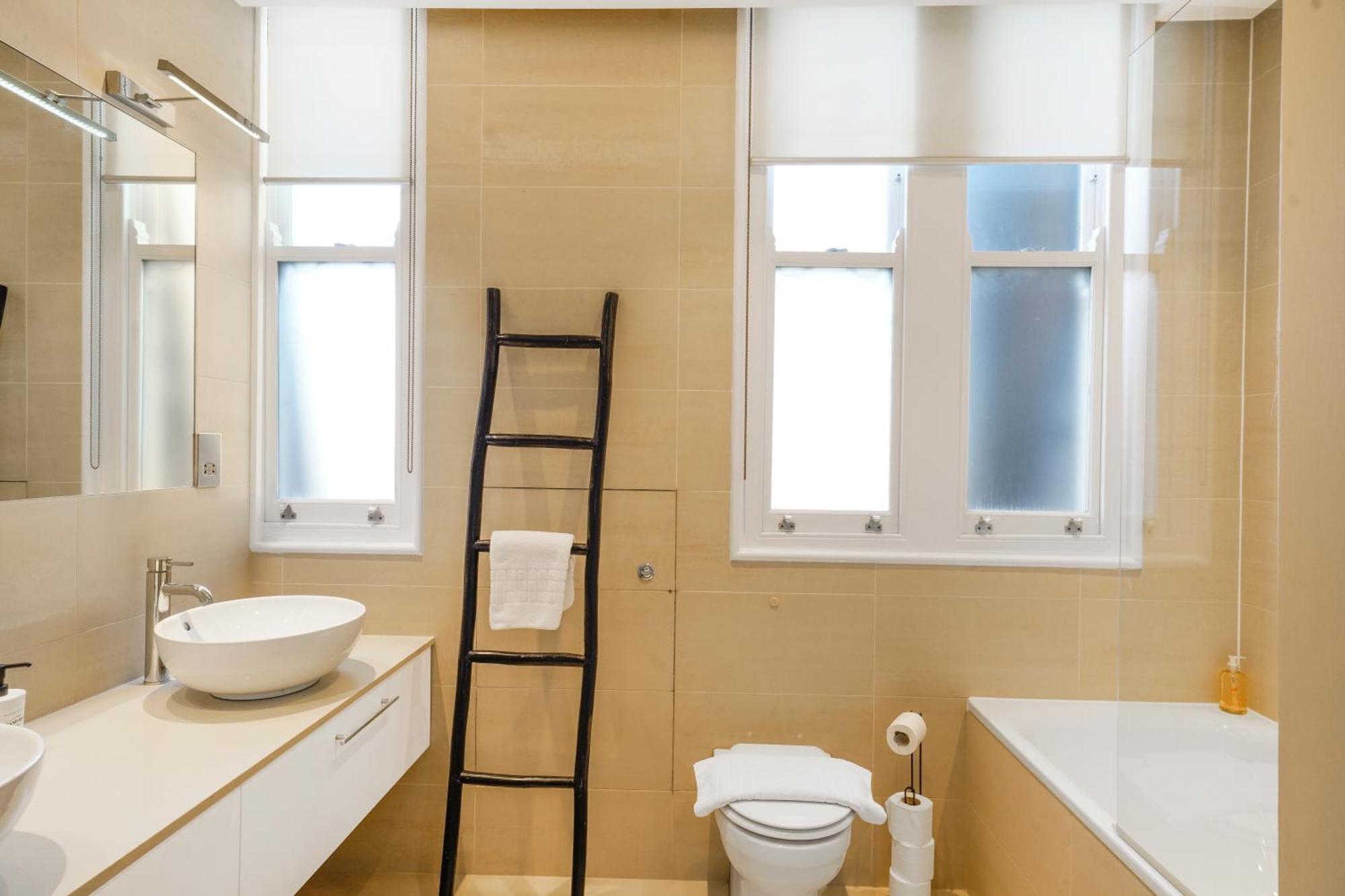 Spacious And Modern 4 Beds Home In Kensington London Bagian luar foto