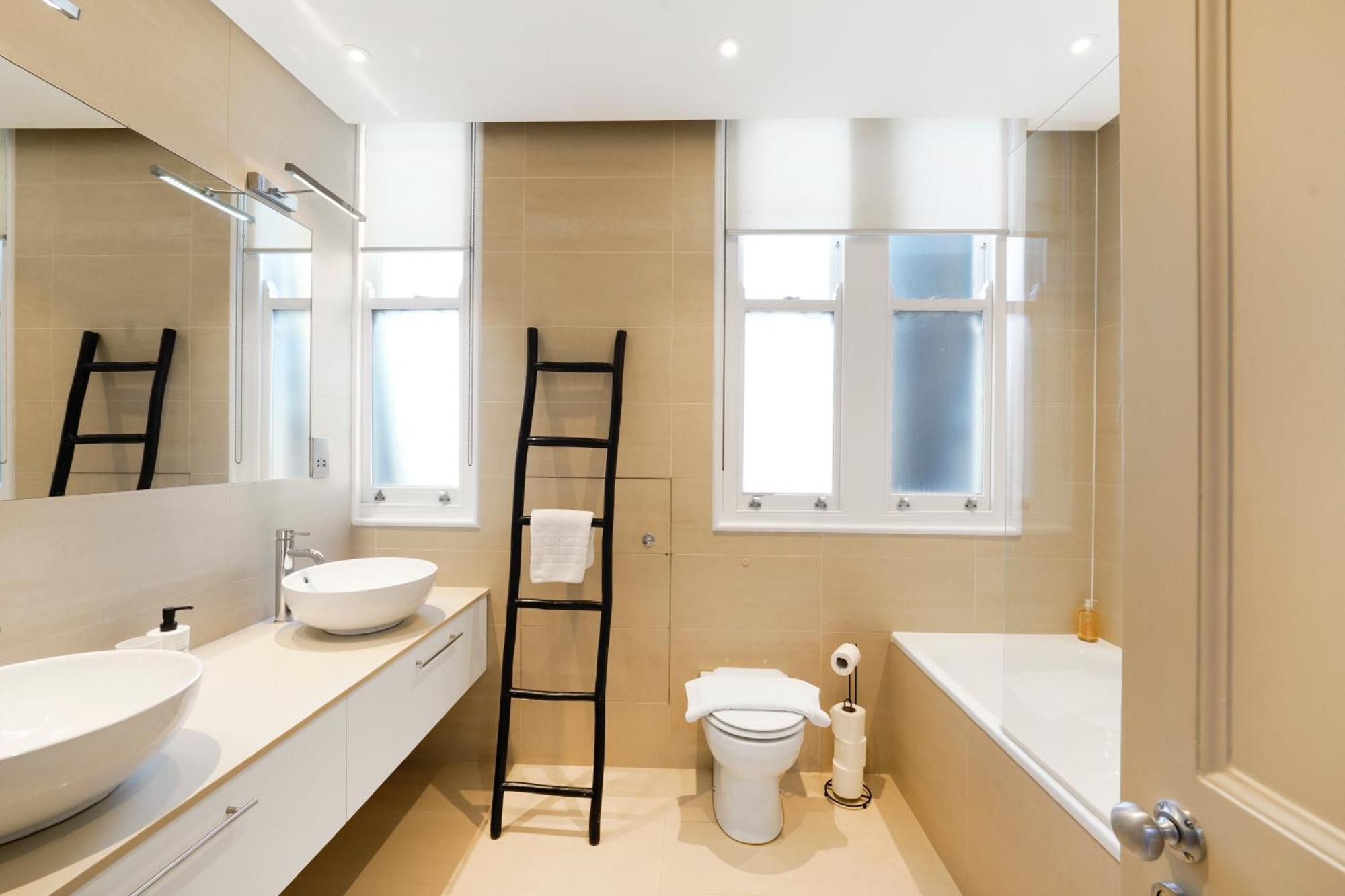 Spacious And Modern 4 Beds Home In Kensington London Bagian luar foto