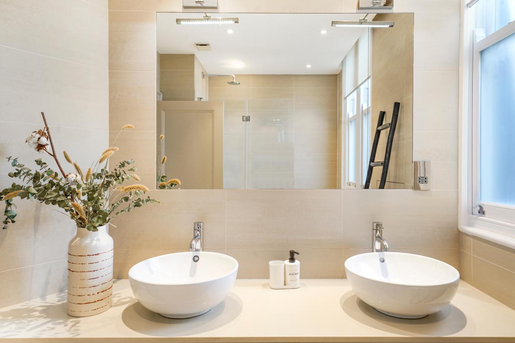 Spacious And Modern 4 Beds Home In Kensington London Bagian luar foto